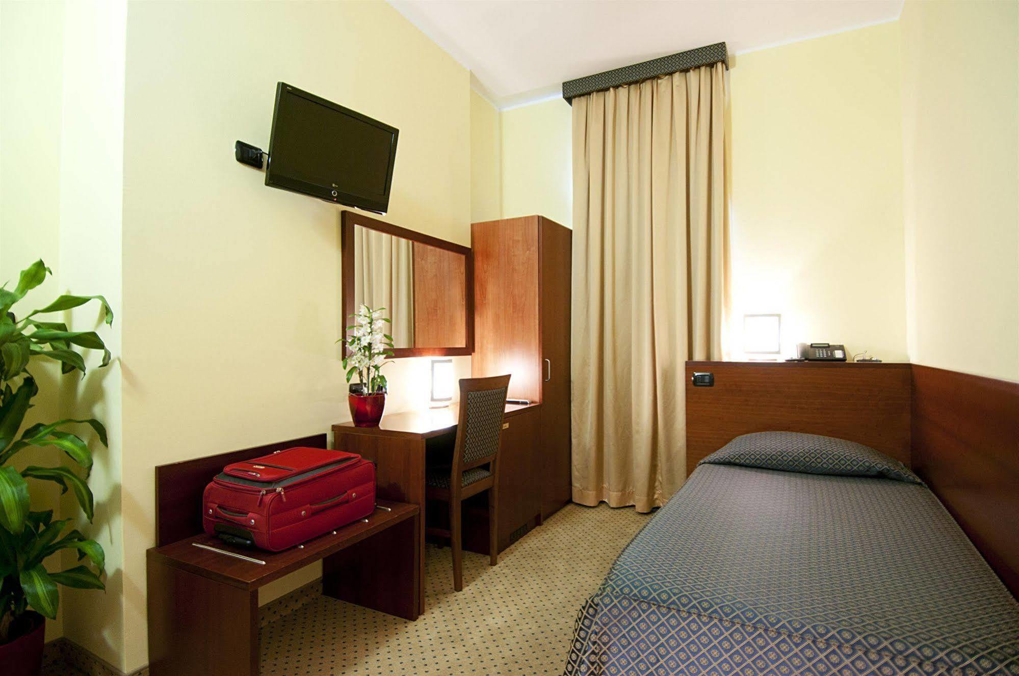 Hotel Domus Expo 파라비아고 외부 사진